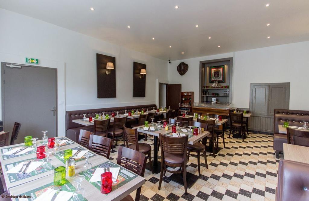 Hotel Restaurant Du Commerce La Gouesniere ภายนอก รูปภาพ