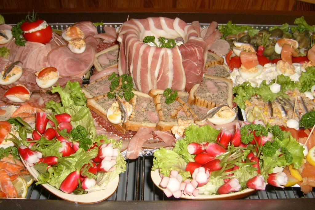 Hotel Restaurant Du Commerce La Gouesniere ภายนอก รูปภาพ