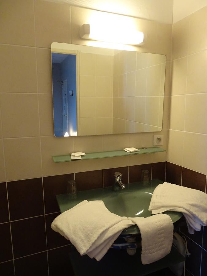 Hotel Restaurant Du Commerce La Gouesniere ภายนอก รูปภาพ