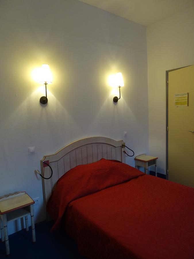 Hotel Restaurant Du Commerce La Gouesniere ภายนอก รูปภาพ