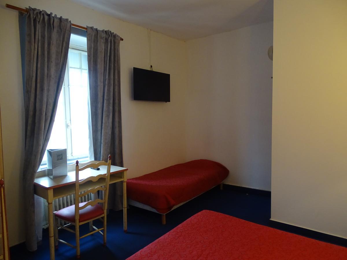 Hotel Restaurant Du Commerce La Gouesniere ภายนอก รูปภาพ